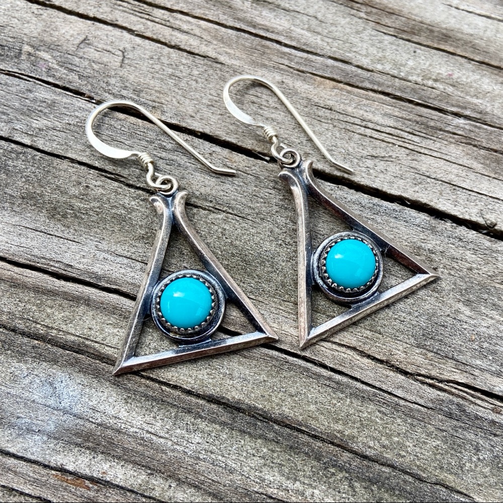 Sold 📣 Vintage Triangle Turquoise & Sterling Earrings - Picture 13 of 13